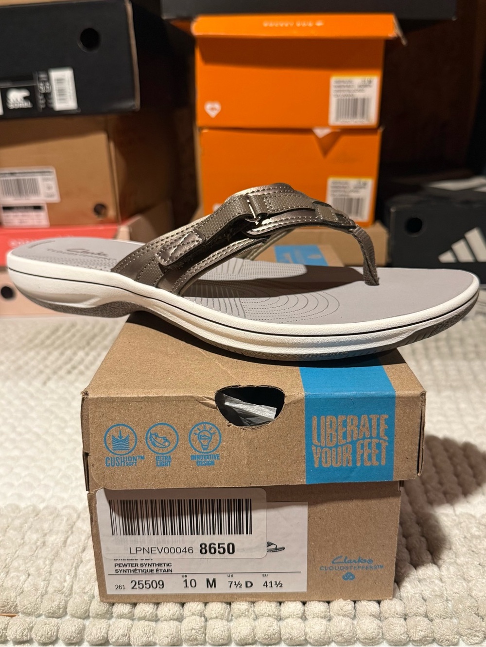 Clarks Men's Taupe Gray Thong Sandal